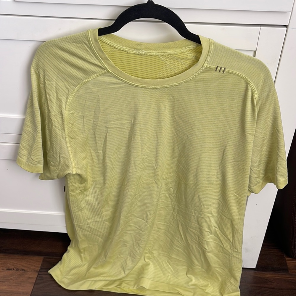 lululemon athletica Short Sleeve Tech Tee in Light Lime